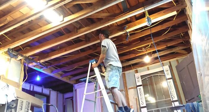 Repair of wooden ceilings in a country house