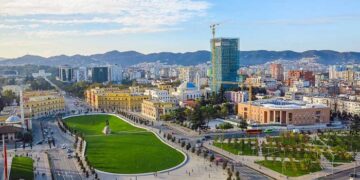 Why tourists choose Tirana for traveling: main advantages and attractions
