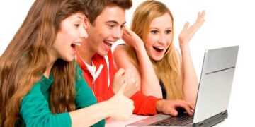 The best way to download videos from TikTok or Facebook: advantages of the online service