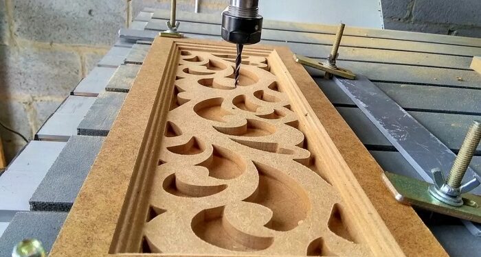 Precision manufacturing with CNC cutting Easy Spray: features and benefits